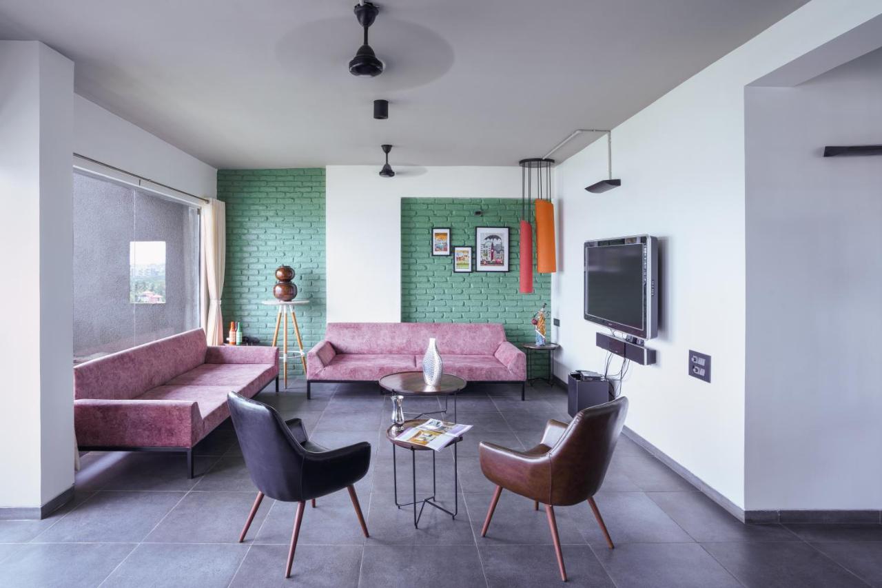 Grey Stone - Lakefront Penthouse Family Rooms Kolhapur Ngoại thất bức ảnh