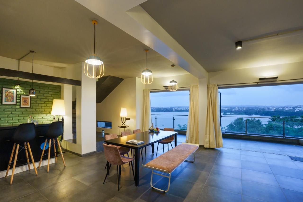 Grey Stone - Lakefront Penthouse Family Rooms Kolhapur Ngoại thất bức ảnh
