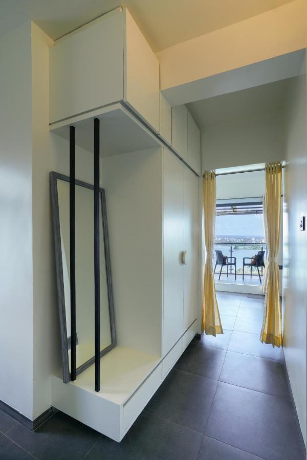 Grey Stone - Lakefront Penthouse Family Rooms Kolhapur Ngoại thất bức ảnh