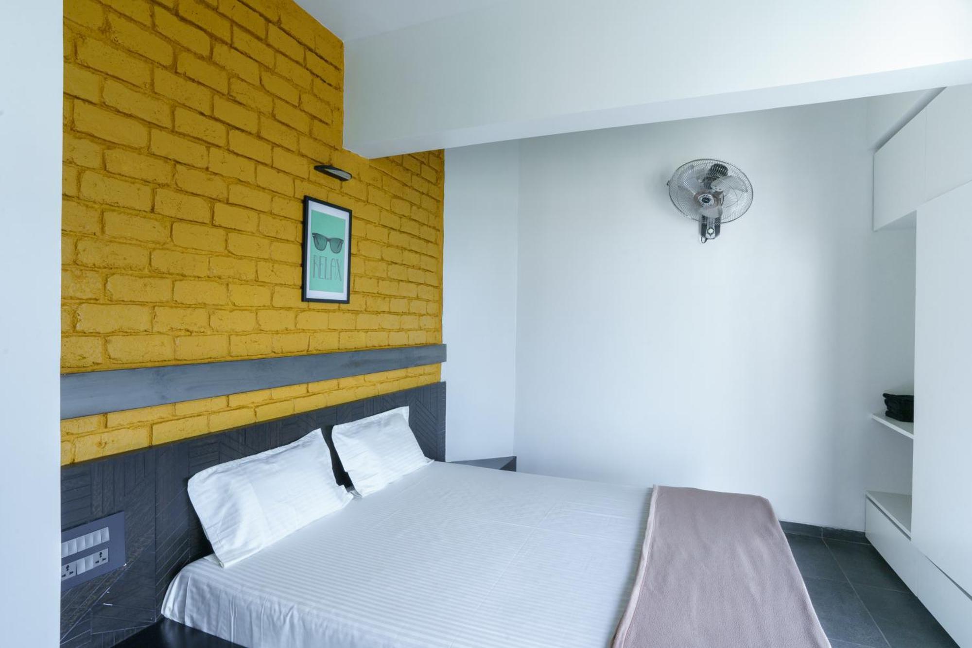 Grey Stone - Lakefront Penthouse Family Rooms Kolhapur Ngoại thất bức ảnh