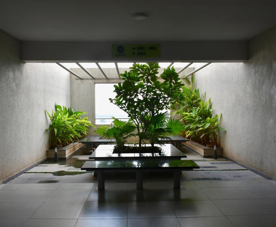 Grey Stone - Lakefront Penthouse Family Rooms Kolhapur Ngoại thất bức ảnh