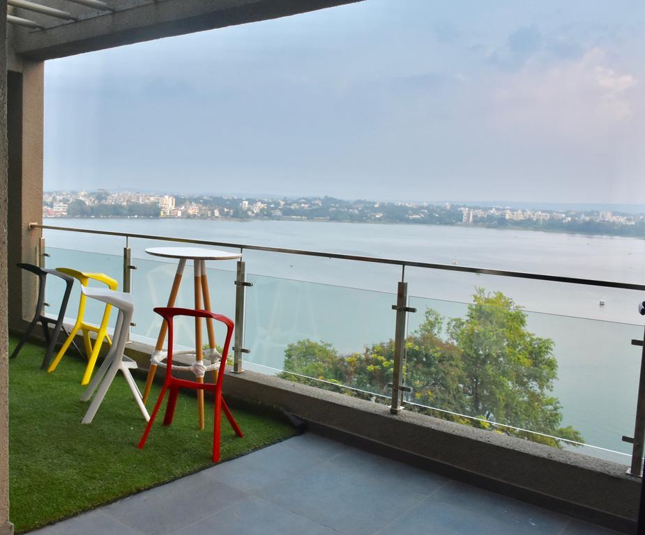 Grey Stone - Lakefront Penthouse Family Rooms Kolhapur Ngoại thất bức ảnh